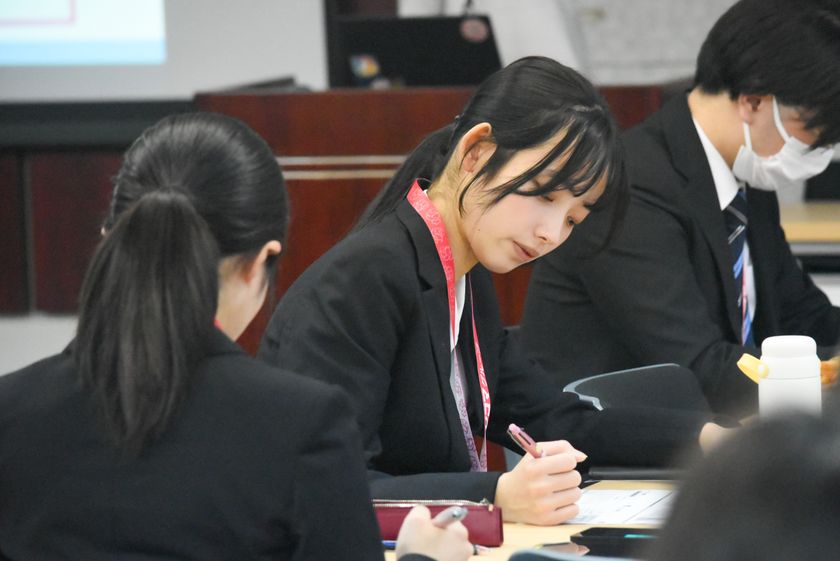 給食DXのナリコマ、2026年度新入社員向けに
“参加する入社式”を実施