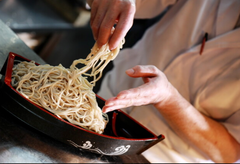 物価高でも“満腹ランチが680円”
新橋発「舟盛り蕎麦」のランチ利用者数が3年連続で増加