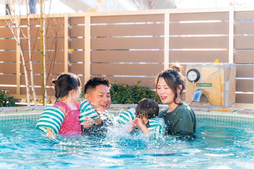夏休み特別イベントで遊びつくせるスーパー銭湯
埼玉・羽生の「YUBUNE SAUNA PARK-はにゅうの湯-」が
温水プール&夏イベントを開催、7月から回数券も販売開始