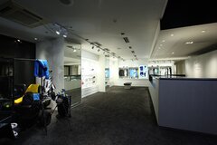 「NIKE GOLF TOKYO」(ナイキゴルフ東京)店内 2