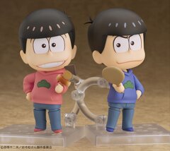 TVアニメ『おそ松さん』より松野家の長男「おそ松」、次男「カラ松」のデフォルメ可動フィギュア「ねんどろいど」が登場！4月25日より同時予約開始！