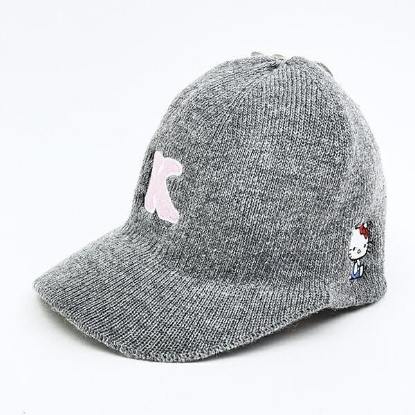 いつものファッションに取り入れたくなる。ハローキティのニットキャップは秋冬ファッションのアクセントになりそうな予感。