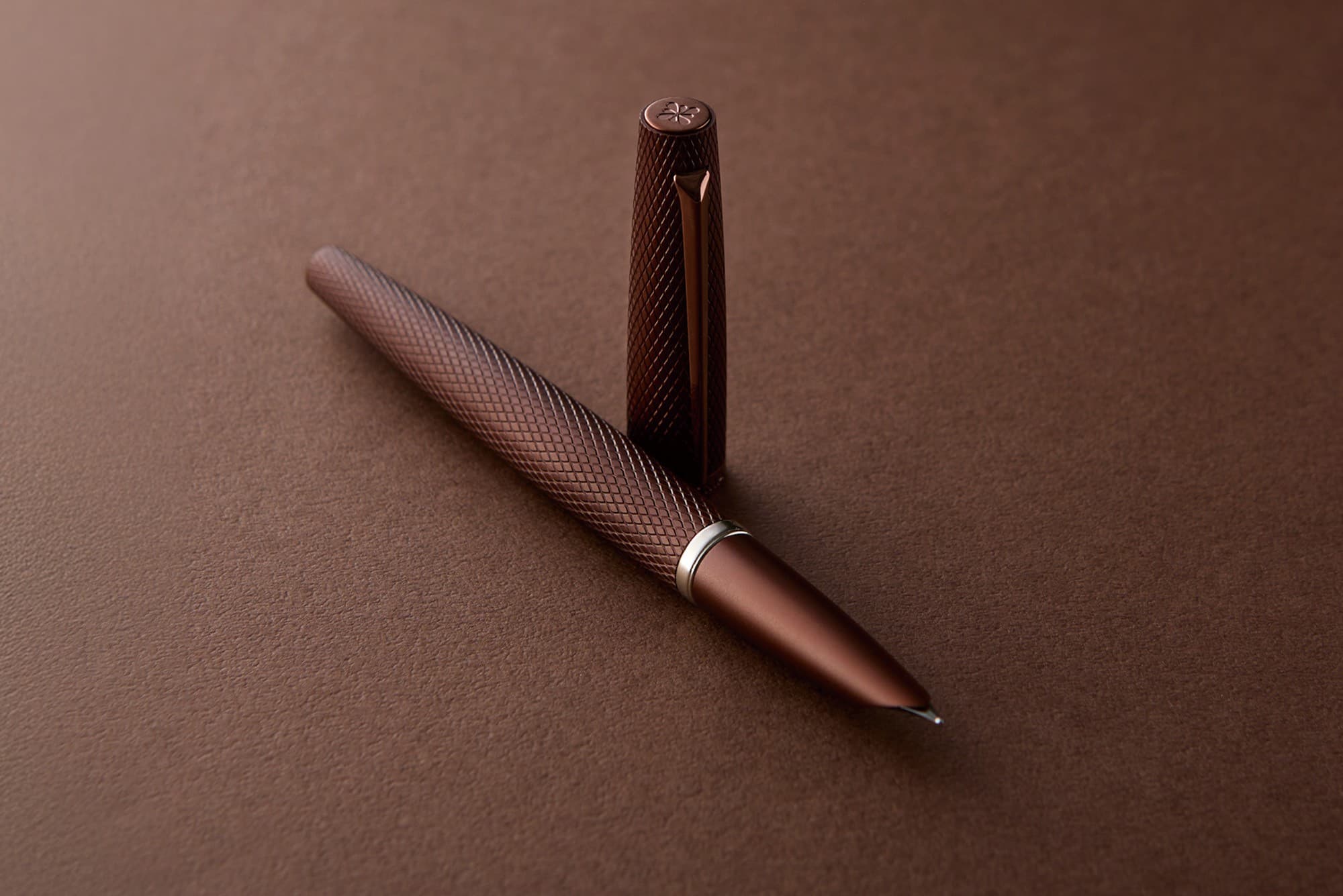 爬虫類的な外観で注目を集めた万年筆「VIPER」の新色がついに発売!ドイツの老舗筆記具メーカー「DIPLOMAT(ディプロマット)」