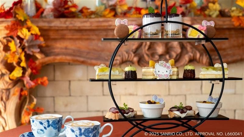 ぶどうや栗を贅沢に味わえるシックな秋のアフタヌーンティーが登場♪ HELLO KITTY SMILE 『ハローキティのオータムアフタヌーンティー』 9月1日より提供開始