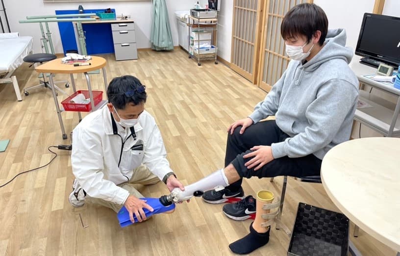 東京パラ水泳日本代表 南井 瑛翔選手×中村ブレイス トレーニング用義足 試作品完成!2/8にプールでテスト装着