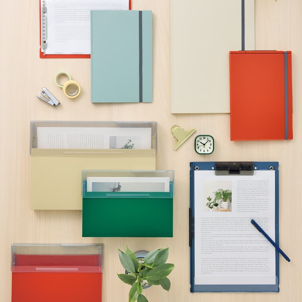 オンオフどちらにも馴染む、飽きのこないデザインのMutual(ミューチュアル)シリーズで登場