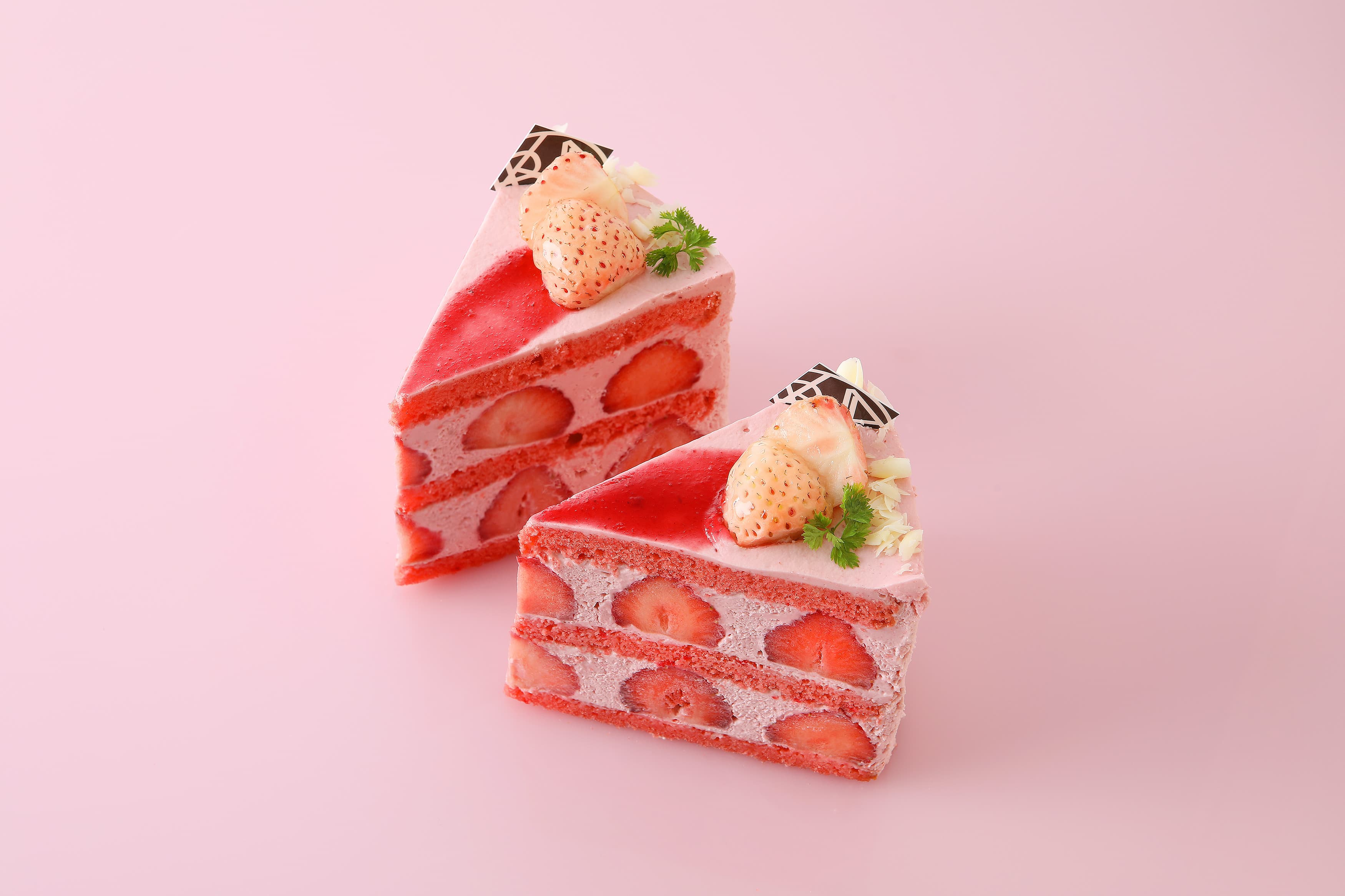 えっ ギャル！なＣＡＫＥ、「 苺」「 イチゴ」「 いちご」どこを食べても苺。1月14日からリニューアル新登場！