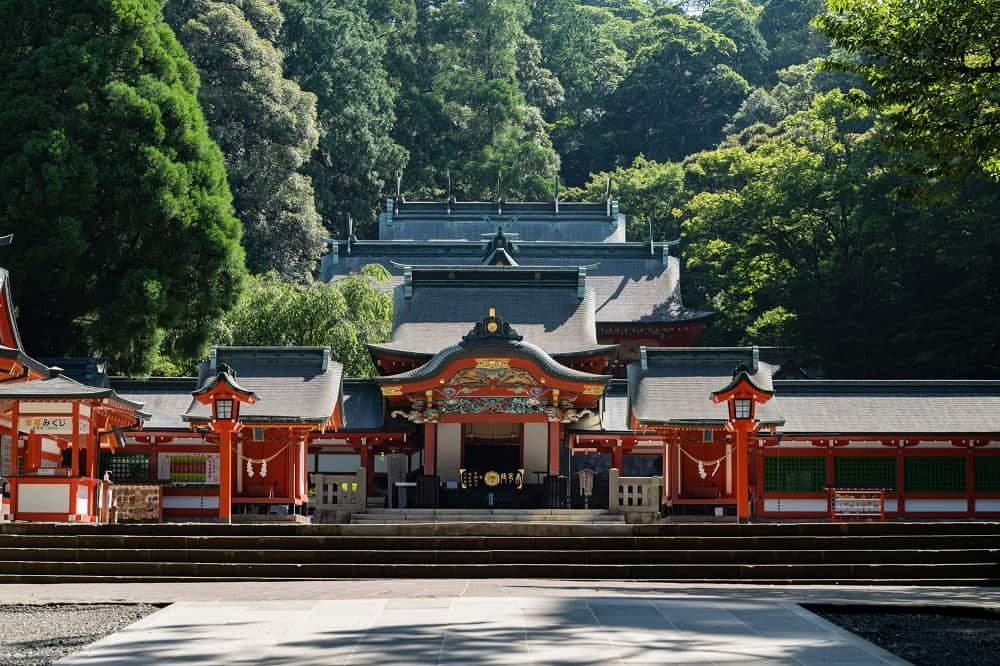 【界 霧島】薩摩切子で味わう開運焼酎や撤下神饌の清め塩と温泉で穢れを祓う「霧島開運旅」に、高千穂峰登山オプションが登場｜期間：2022年12月1日～通年