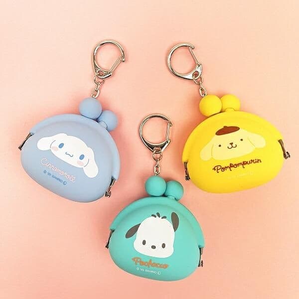 このミニサイズが可愛い!サンリオのシリコンがま口ポーチ。