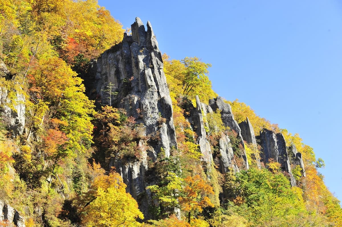 【北海道 東川町】天人峡地区の廃ホテルを解体、景観再生のためのガバメントクラウドファンディングを開始