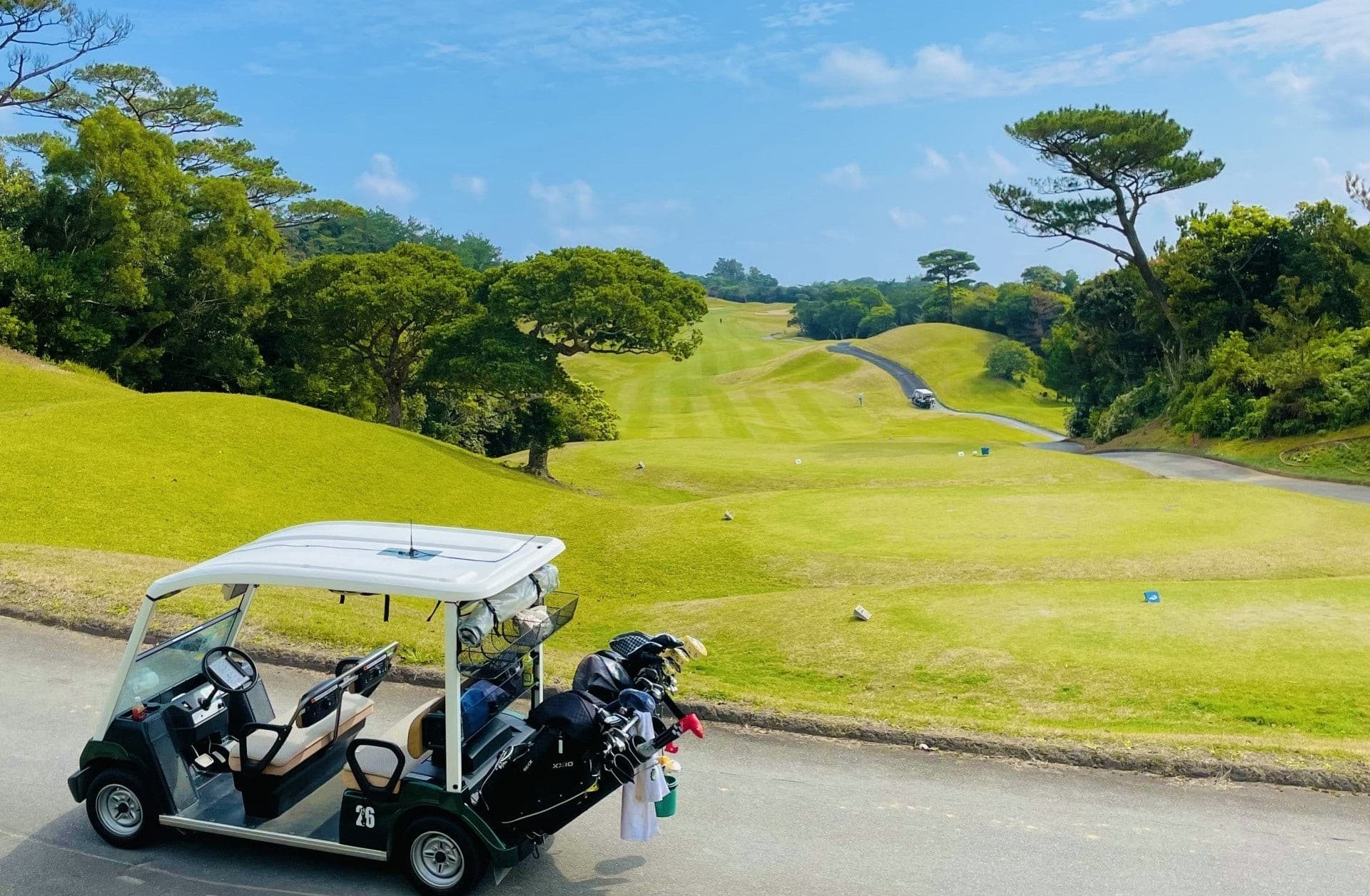 ラウンドレッスンでスキルアップ!プロの技術をコースで学び、自信をつけよう