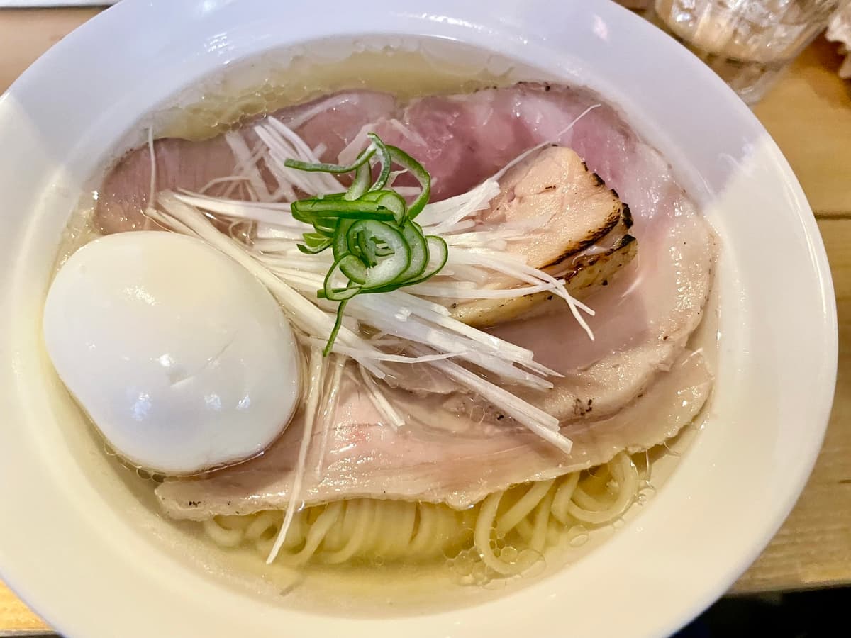 不動前【黄金色のノンアニマルスープ】 話題の間借り新店「麺屋 隼真」が本日オープン