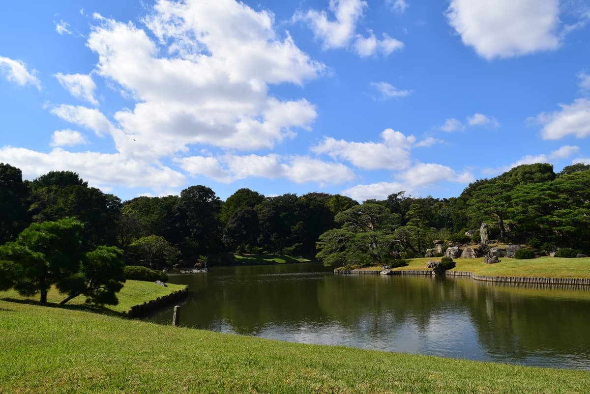 「秋の六義園～六義園で日本文化に親しむ～」10月22日（土）～11月6日（日）開催。