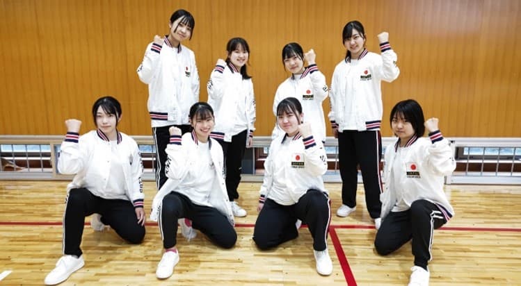 近大附属広島高中東広島校ダンス部が安芸高田市立八千代中学校で講習会 ダンスドリル国際大会の優勝生徒が中学生にダンスの魅力を伝える