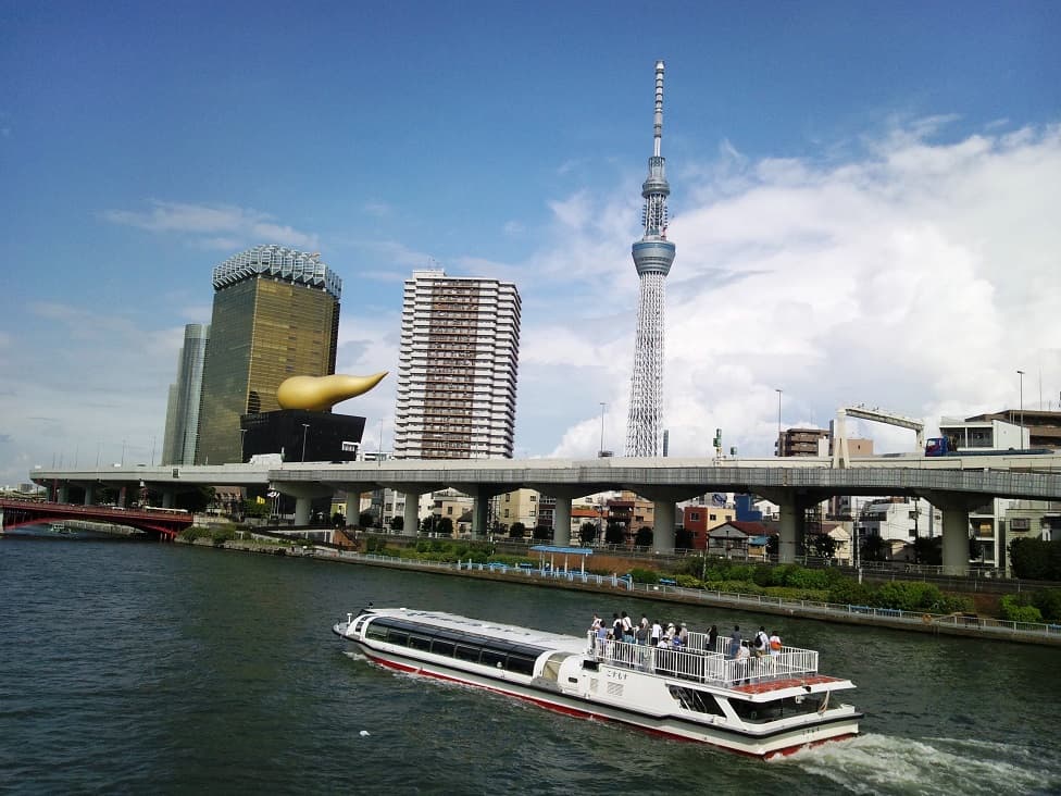 ≪5/17開催≫ 水上バスと貸切バスで行く 「新緑の浜離宮恩賜庭園」と「バラの旧古河庭園」 （庭園解説と昼食付き）