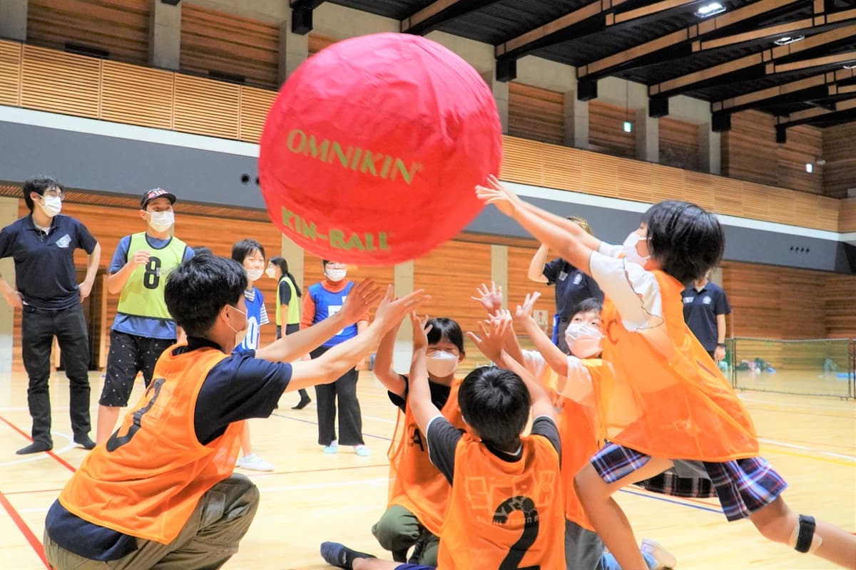 「大阪国際大学・大阪国際大学短期大学部×よつば小学校」地域の子どもたちへ「ニュースポーツ」10/1に開催