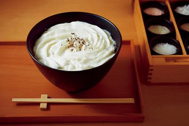 そば居酒屋「初代」の真っ白いカレーうどん