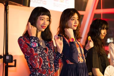 POP Launch Party 4：左から晶、貴島明日香、中田クルミ