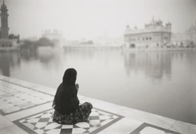 井津建郎《インド 祈りのこだます地 ― アムリトサル#376》2009年　(C)Kenro Izu