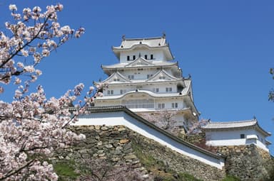 姫路城など観光スポットを紹介