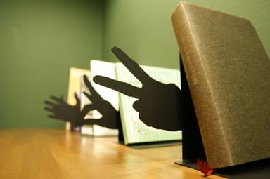 Book Stand_Hand_scissors