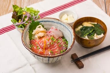 柚子香る かき醤油！！kawaraの漬けマグロ丼