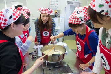 地産の桃でジャム作り体験