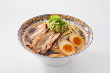 炙り叉焼と黒マー油の味噌ラーメン