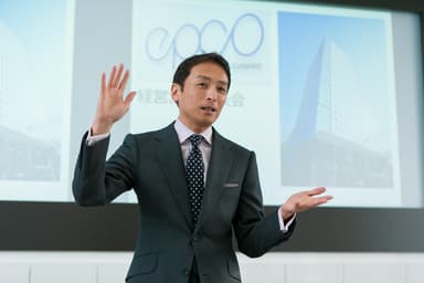 代表取締役グループCEO　岩崎 辰之