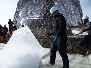 2016年氷の切り出しの様子