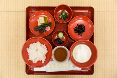 精進料理屋「矢尾治」によるお斎(とき)