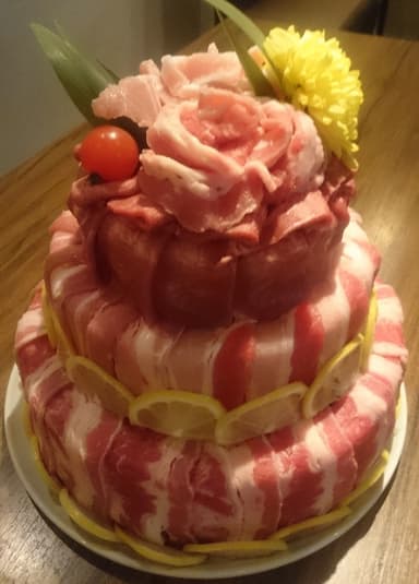 特製肉ケーキ