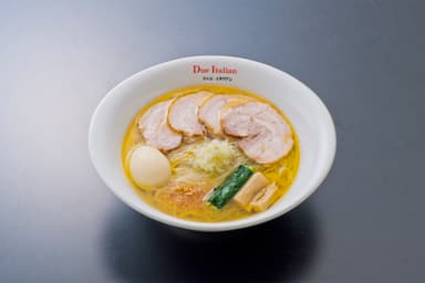 黄金の塩らぁ麺スペシャル