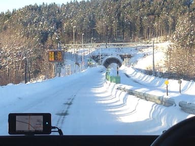 冬の高速道路