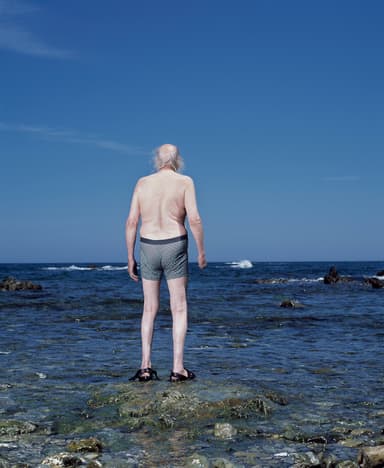 ハンネ・ファン・デル・ワウデ　Ben at the seaside(海辺のベン)&#44;2011(C)Hanne van der WOUDE