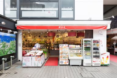 1F 土産処「鎌倉屋」外観