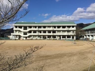 隼小学校