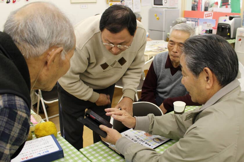 シニアがSNSを活用し、料理教室で腕をふるう！
趣味と健康増進のためのスマホ・SNS講習を開始