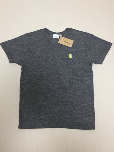 グレー刺繍Tシャツ