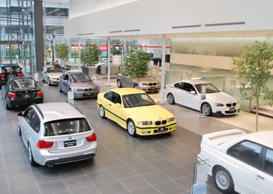 BMW Osaka 新梅田支店(1)