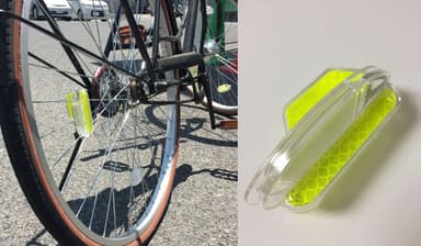 「ムジコ(無事故)の日」に自転車用反射板を取り付けます