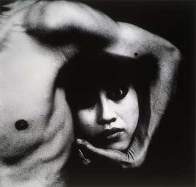 細江英公／≪男と女＃20≫／1960年／ (C)Eikoh Hosoe ／パリ、ヨーロッパ写真館所蔵／大日本印刷寄贈