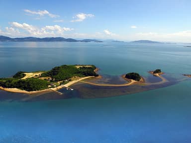 通称「女神の島(3つの島)」を空撮