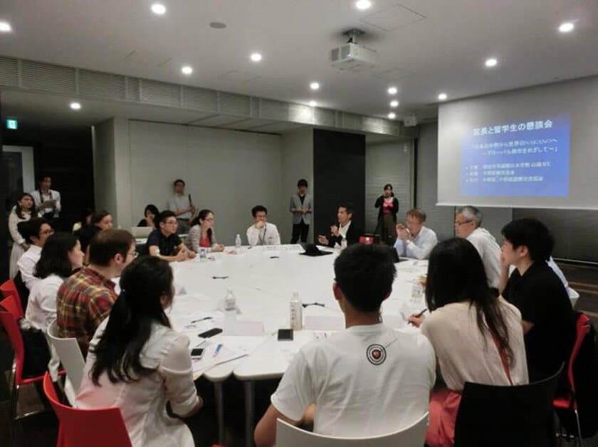 中野区長と外国人留学生の懇談会
「外国人も日本人も住みやすいまちをめざして」
6月27日（火）、中野キャンパスにて