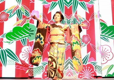 日本舞踊ステージに出演