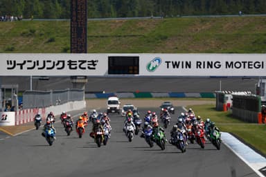 2017年 スーパーバイクレース in もてぎ JSB1000クラス スタートシーン