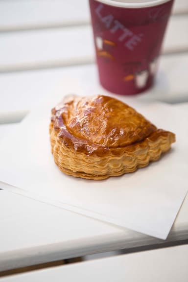 食べ歩きにおすすめ！冷やしアップルパイ