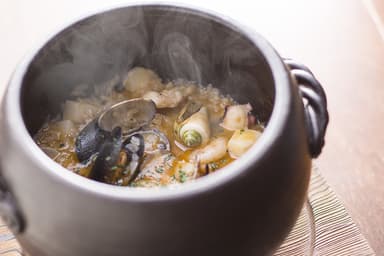 スペイン土鍋ご飯　幡多海鮮＆宗田節仕立て