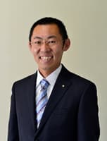 【人吉市】市長　松岡 隼人