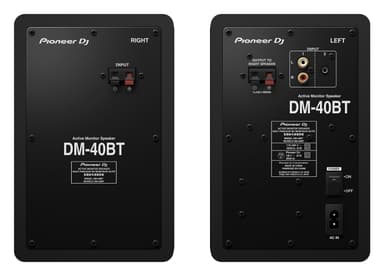 2系統の入力端子(RCA、ステレオミニ)とヘッドホン出力端子を搭載